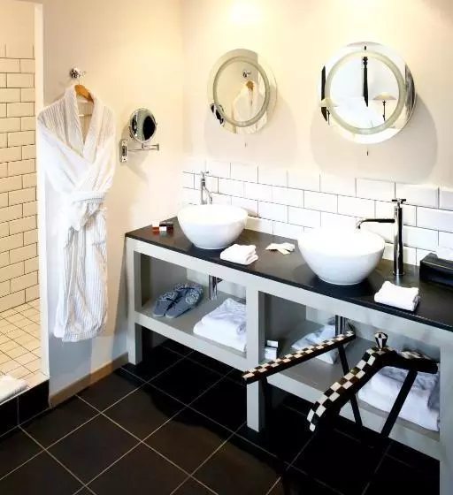 Отель Auberge Du Paradis