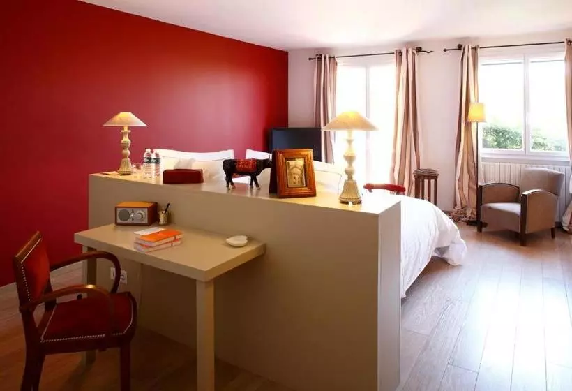 Отель Auberge Du Paradis