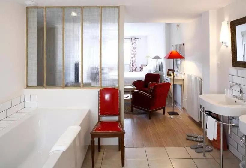 Отель Auberge Du Paradis