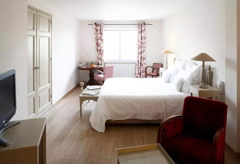 Отель Auberge Du Paradis