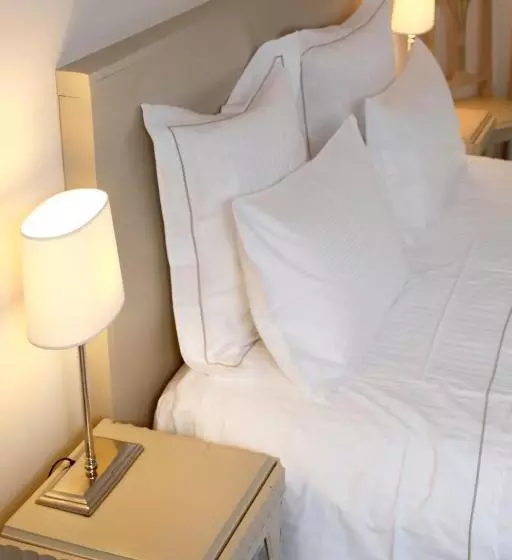 Отель Auberge Du Paradis