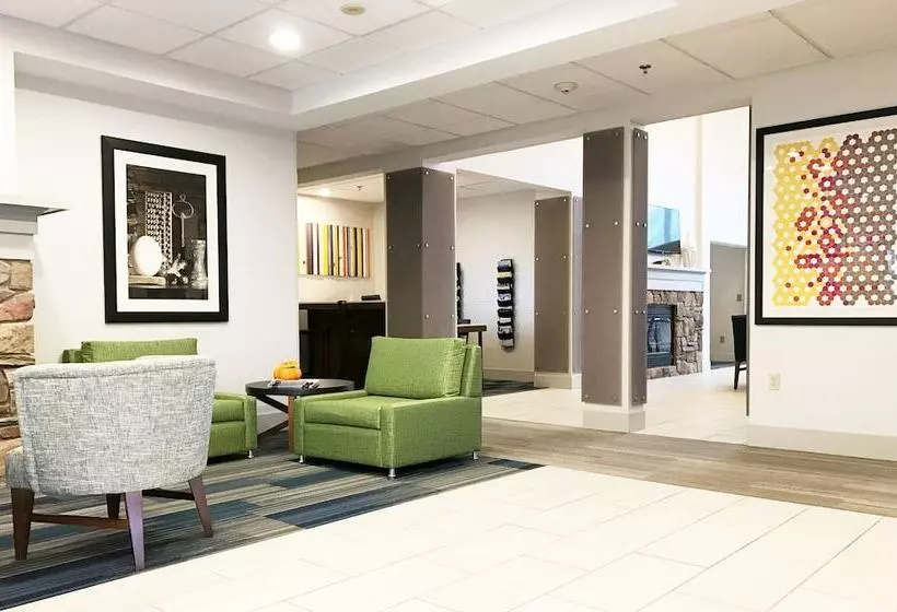 Holiday Inn Express Hotel & Suites White River Junction, An Ihg