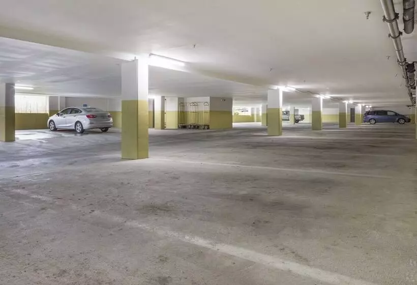 Holiday Inn Express Hotel & Suites White River Junction, An Ihg