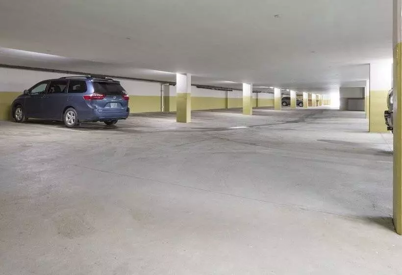 Holiday Inn Express Hotel & Suites White River Junction, An Ihg