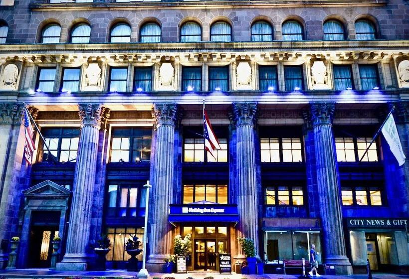 فندق Holiday Inn Express Cleveland Downtown, An Ihg