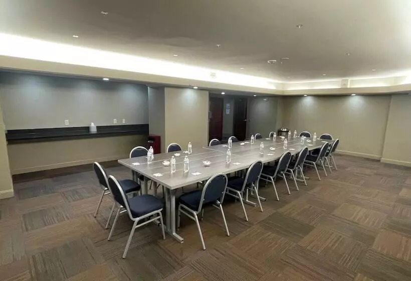 Hotel Holiday Inn Express Cleveland Downtown, An Ihg