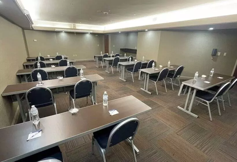 Hotel Holiday Inn Express Cleveland Downtown, An Ihg