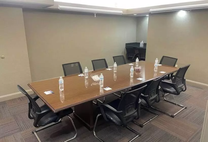 Hotel Holiday Inn Express Cleveland Downtown, An Ihg