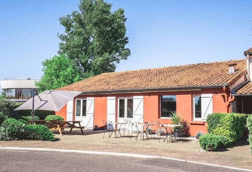 Отель Kyriad Bordeaux Lormont