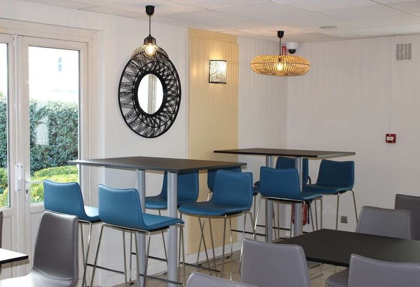 Отель Kyriad Bordeaux Lormont