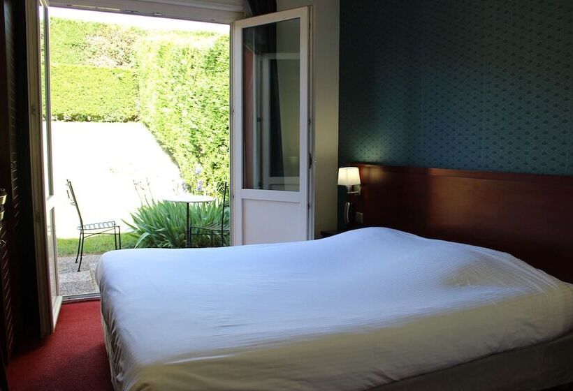 Отель Kyriad Bordeaux Lormont