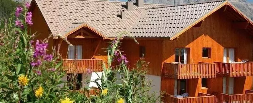 בית מלון כפרי Résidence Les Gentianes