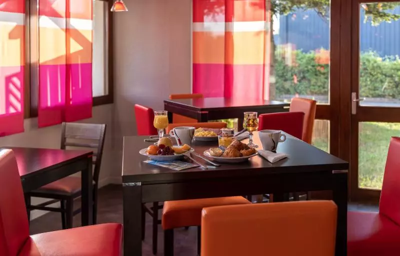 בית מלון כפרי The Originals City, Hôtel Mâcon Sud