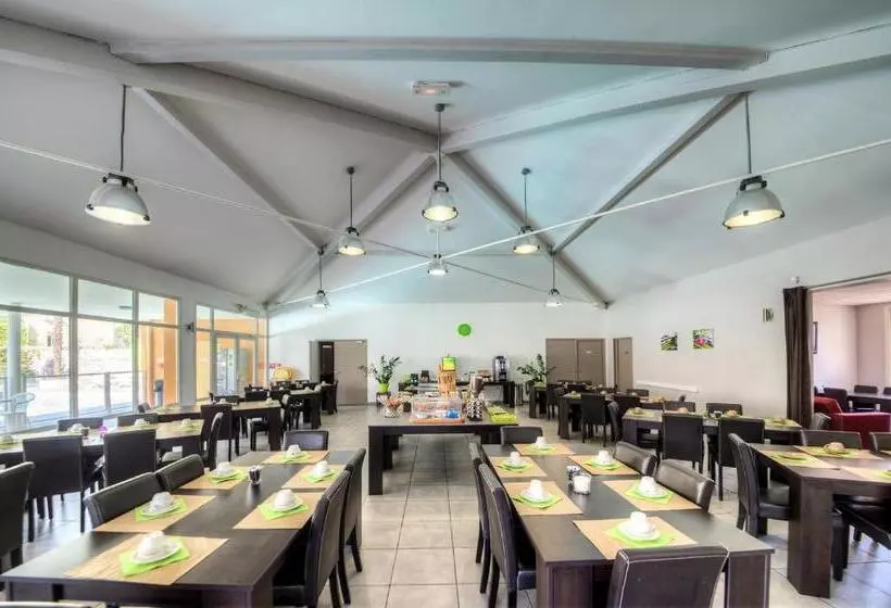 Otel Zenitude Hôtel Résidences L Acacia Lourdes