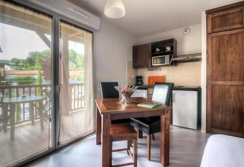 Otel Zenitude Hôtel Résidences L Acacia Lourdes