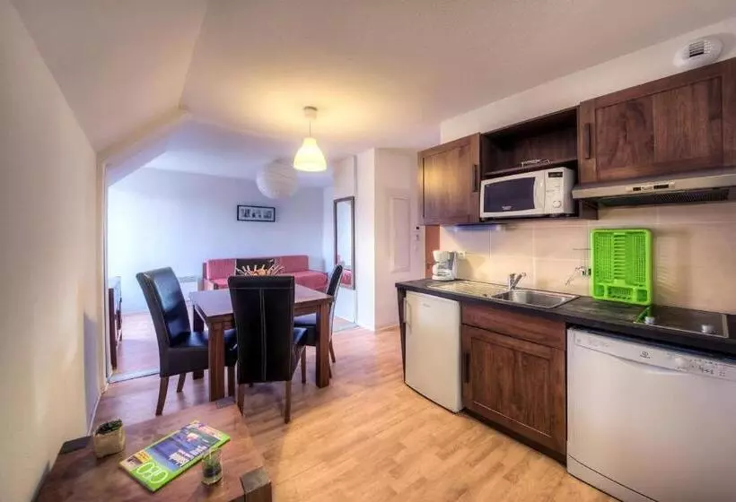 Otel Zenitude Hôtel Résidences L Acacia Lourdes