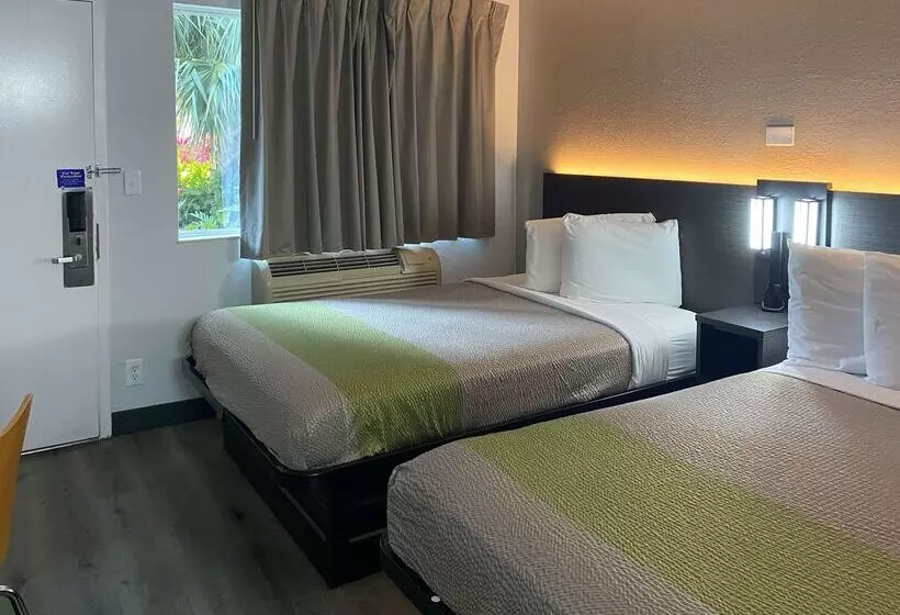 Motel 6kissimmee, Fl  Orlando