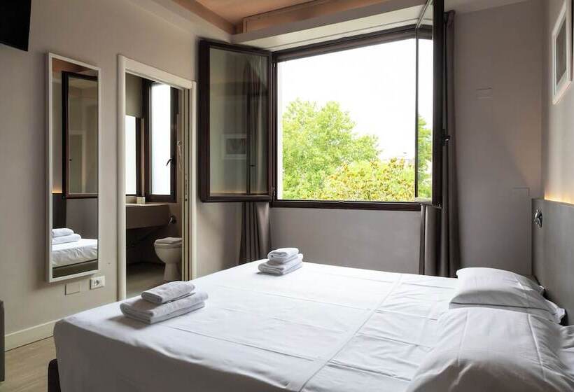 هاستل Plus Florence