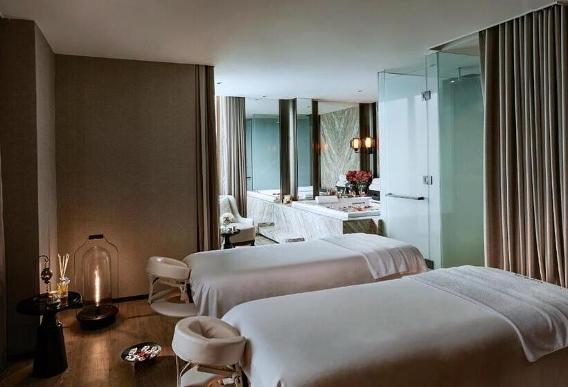 Vie Hotel Bangkok, Mgallery