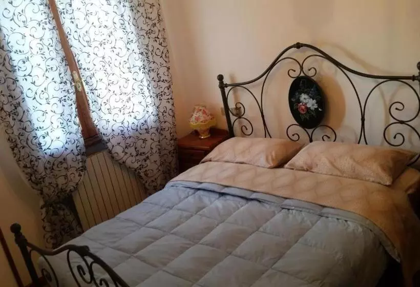 تختخواب و صبحانه La Casetta Di Badolo