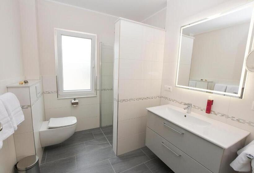 هتل Alter Muschelsaal