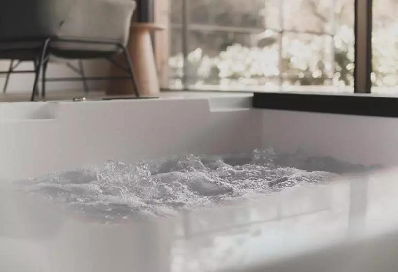 Atmos Hotel Boutique