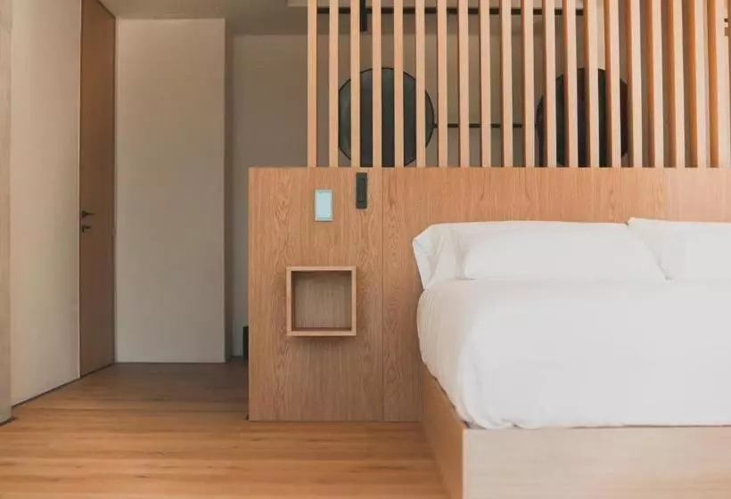 Atmos Hotel Boutique