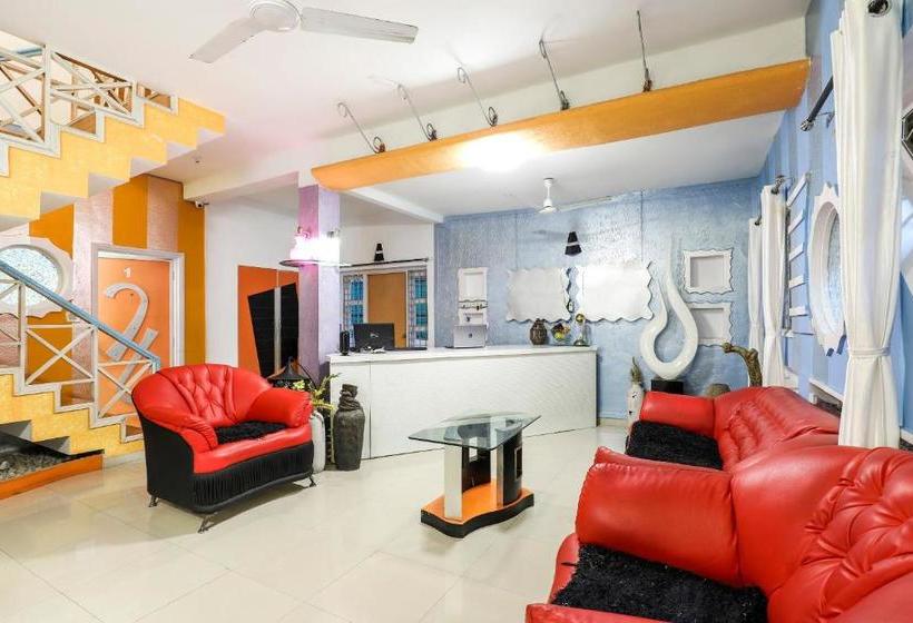 酒店 Oyo 60626 Dumas Homestays