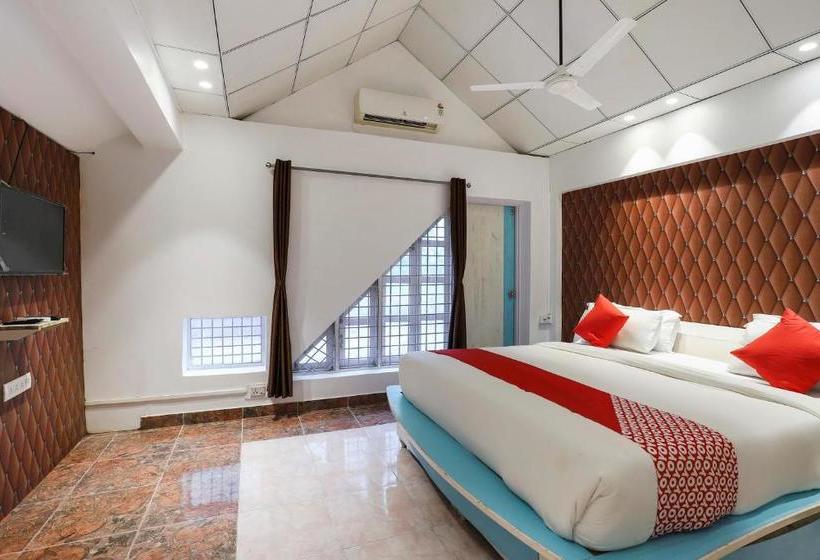 酒店 Oyo 60626 Dumas Homestays