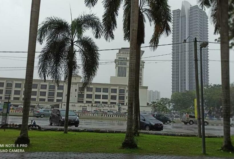 Zulanie Suite Troika Residence, Spacious And Cozy With Pool, Free Wifi & Netflix In Golden Triangle