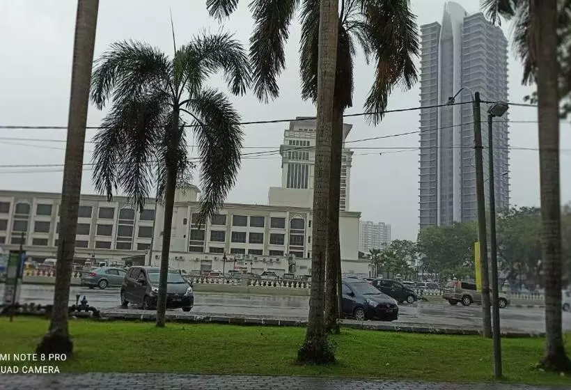 Zulanie Suite Troika Residence, Spacious And Cozy With Pool, Free Wifi & Netflix In Golden Triangle