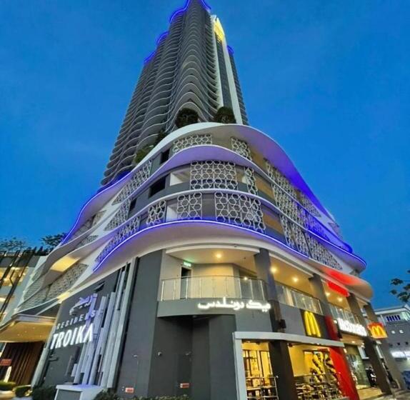 Zulanie Suite Troika Residence, Spacious And Cozy With Pool, Free Wifi & Netflix In Golden Triangle