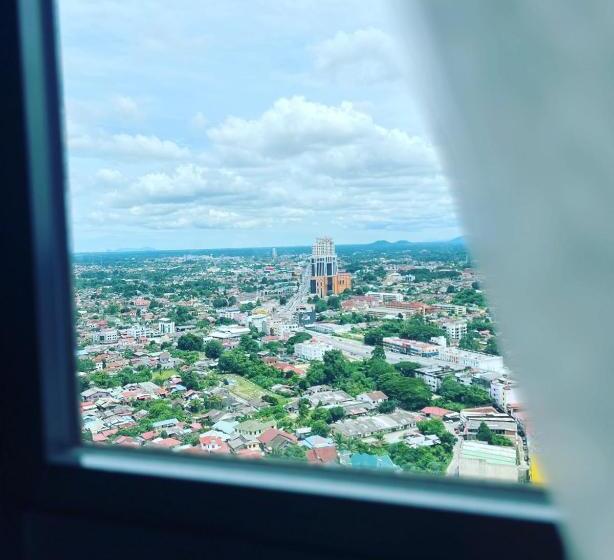 Zulanie Suite Troika Residence, Spacious And Cozy With Pool, Free Wifi & Netflix In Golden Triangle