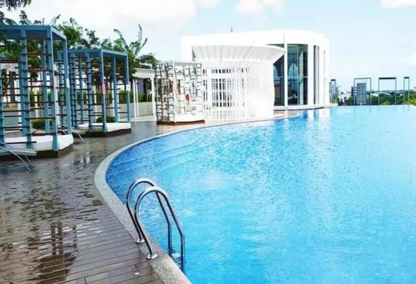 Zulanie Suite Troika Residence, Spacious And Cozy With Pool, Free Wifi & Netflix In Golden Triangle