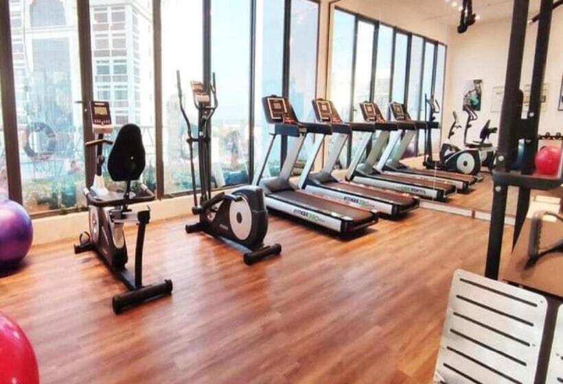 Zulanie Suite Troika Residence, Spacious And Cozy With Pool, Free Wifi & Netflix In Golden Triangle