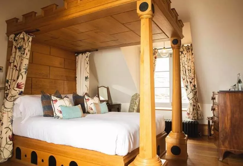 Hotelli Mingary Castle   Restaurant With Rooms