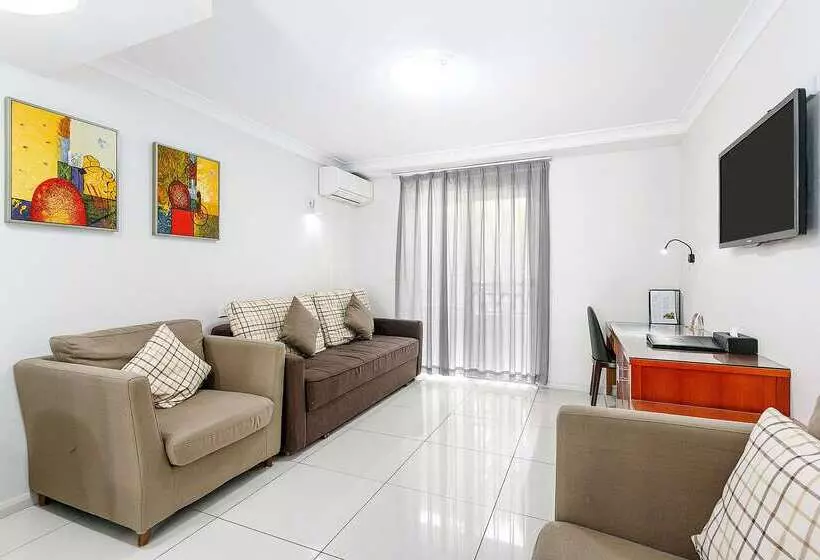 בית מלון כפרי Comfort Inn & Suites Burwood