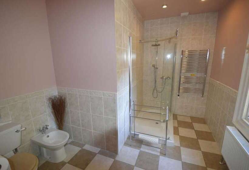 בית מלון כפרי Creag Mhor Lodge