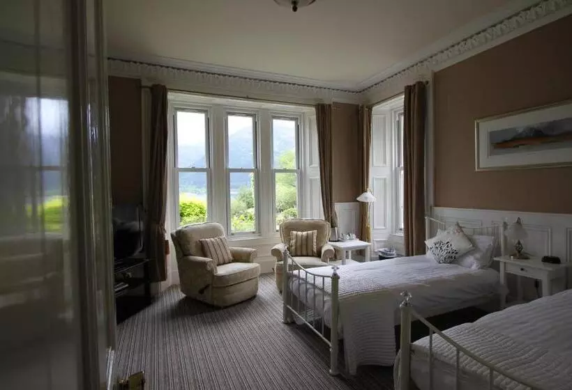 Отель Creag Mhor Lodge