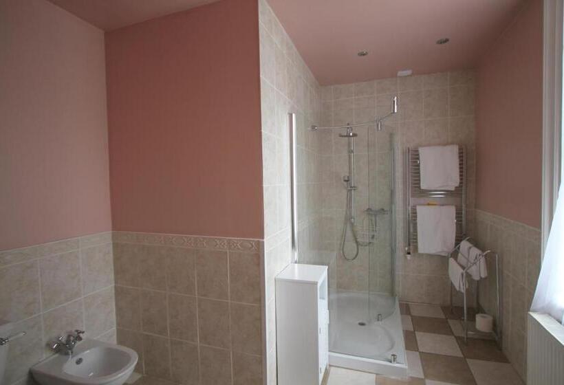 בית מלון כפרי Creag Mhor Lodge