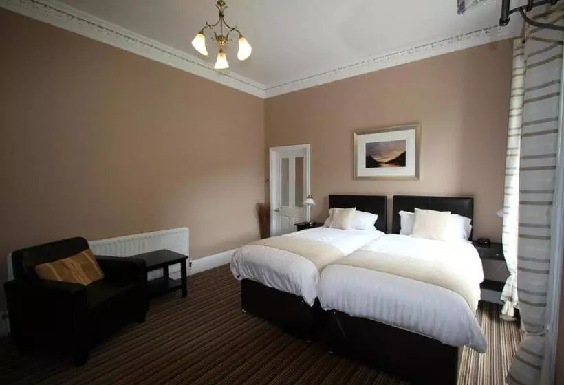 Отель Creag Mhor Lodge