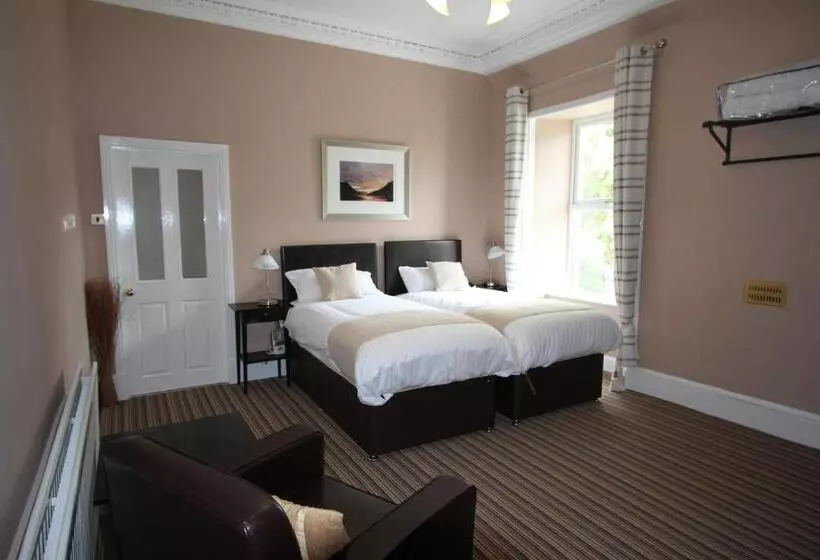 Отель Creag Mhor Lodge