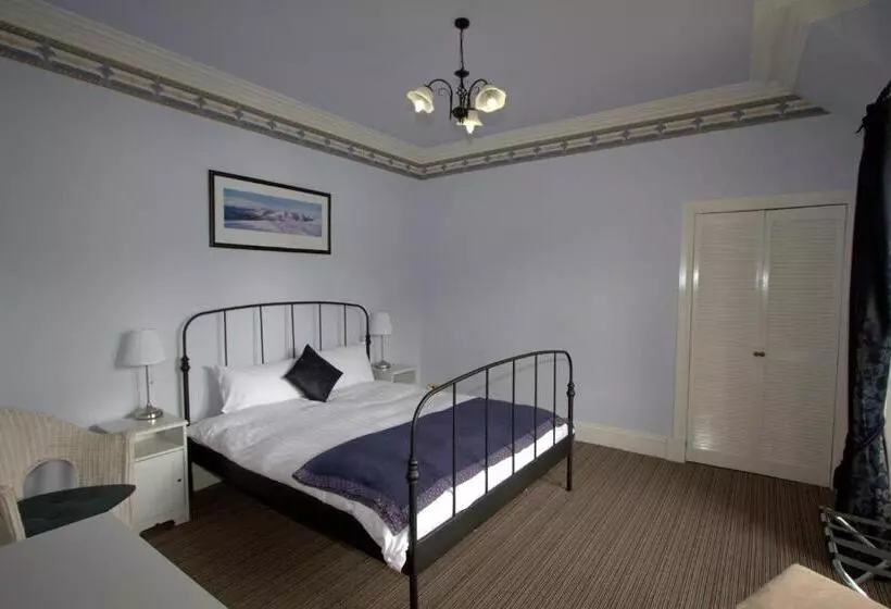 Отель Creag Mhor Lodge