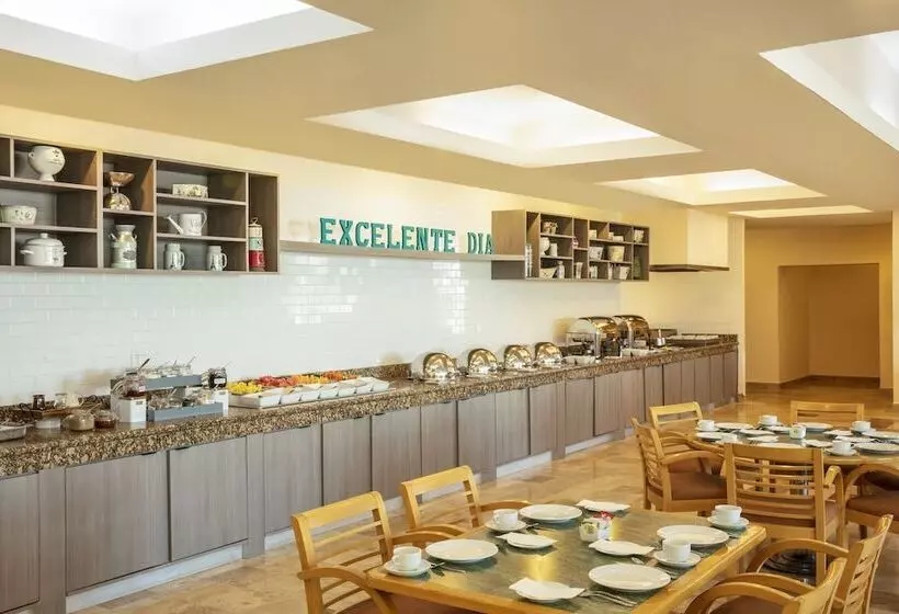 هتل Fiesta Inn Express San Luis Potosí Oriente