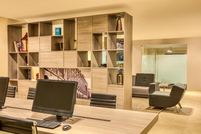 هتل Fiesta Inn Express San Luis Potosí Oriente