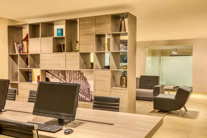 هتل Fiesta Inn Express San Luis Potosí Oriente