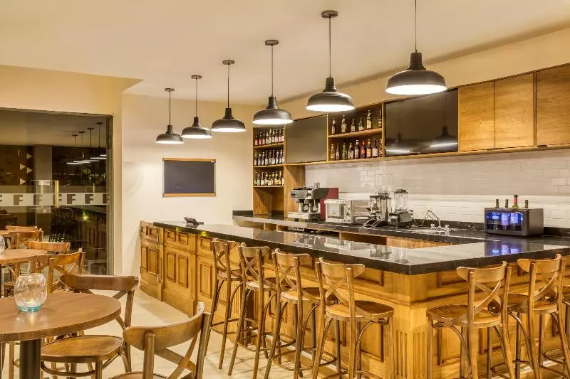 هتل Fiesta Inn Express San Luis Potosí Oriente