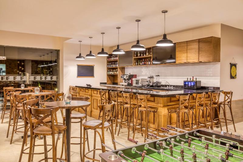 هتل Fiesta Inn Express San Luis Potosí Oriente