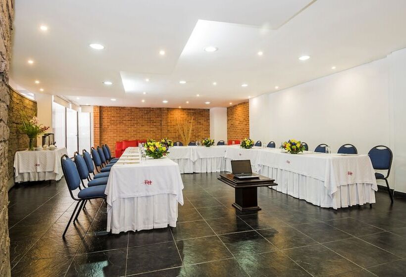 בית מלון כפרי Hill House Usaquen