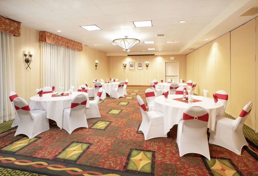 هتل Hilton Garden Inn Casper